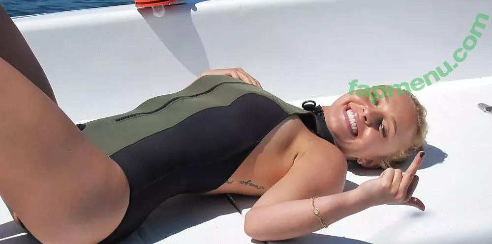 Hayden Panettiere nude photo #0615 (HaydenPanettiere / IHaydenPanettiere / haydenpanettier)