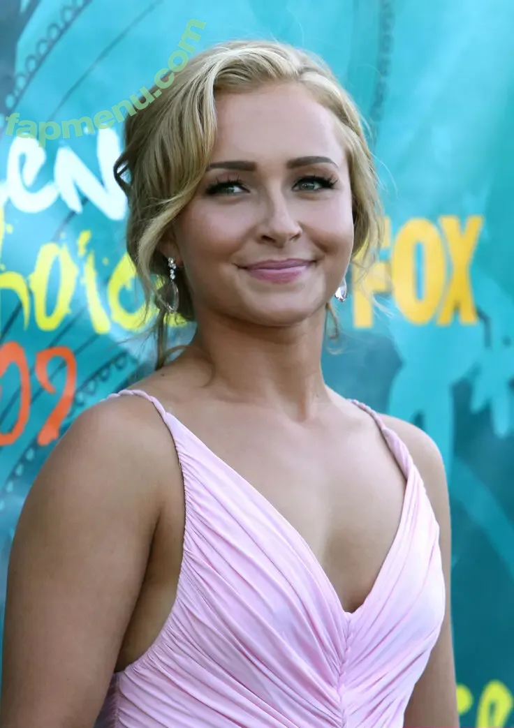 Hayden Panettiere nude photo #0985 (HaydenPanettiere / IHaydenPanettiere / haydenpanettier)