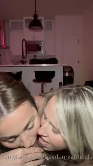 Haydenhighheels / leximyhayden69 nude photo #0044