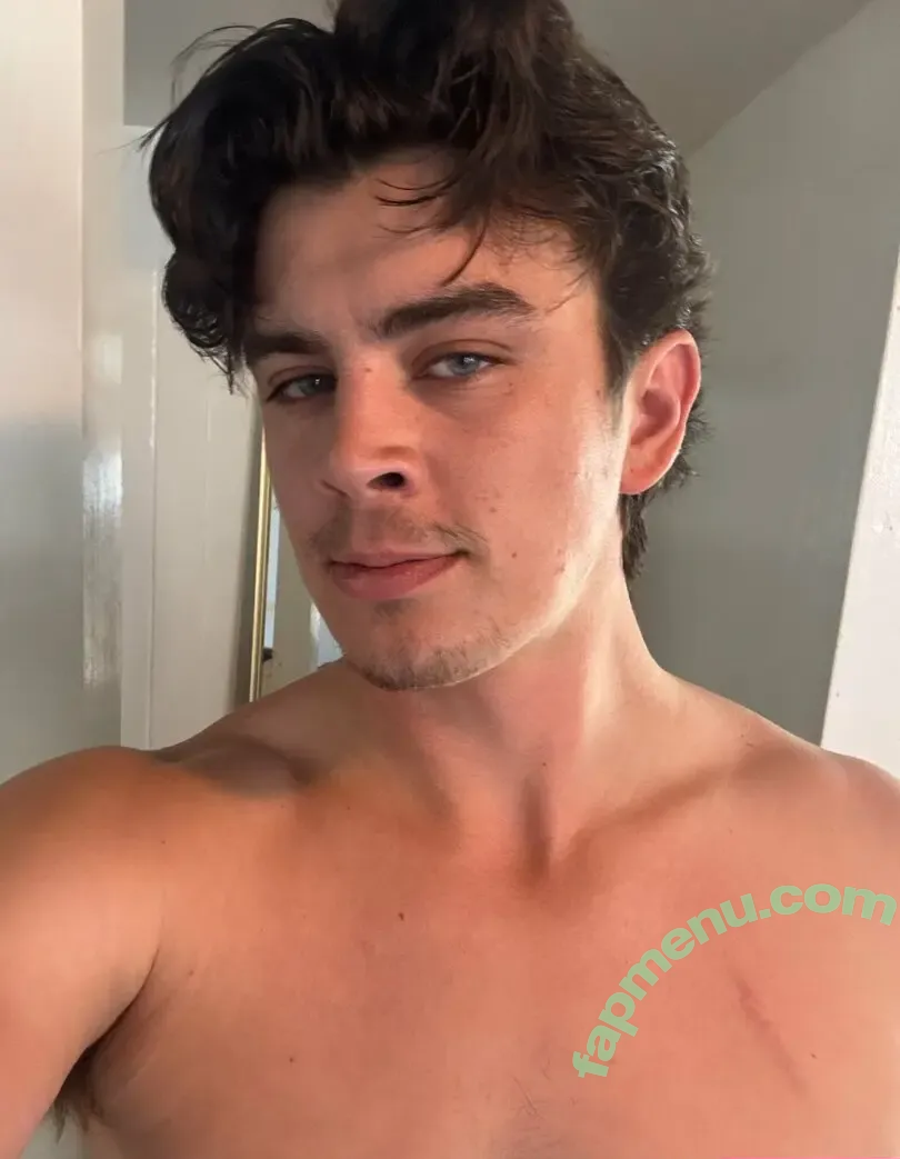 hayesgrier nude photo #0003 (hayesgrier)