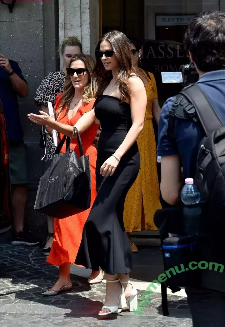 Hayley Atwell nude photo #0455 (hayley_atwell / wellhayley)