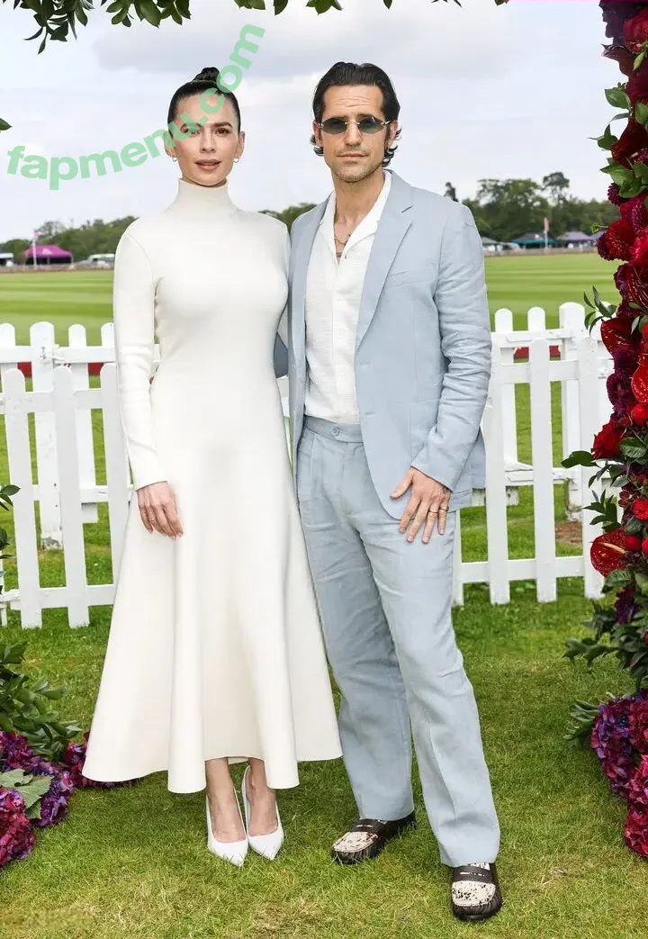 Hayley Atwell nude photo #1010 (hayley_atwell / wellhayley)
