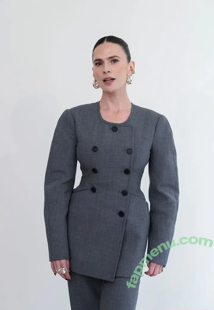 Hayley Atwell nude photo #1085 (hayley_atwell / wellhayley)
