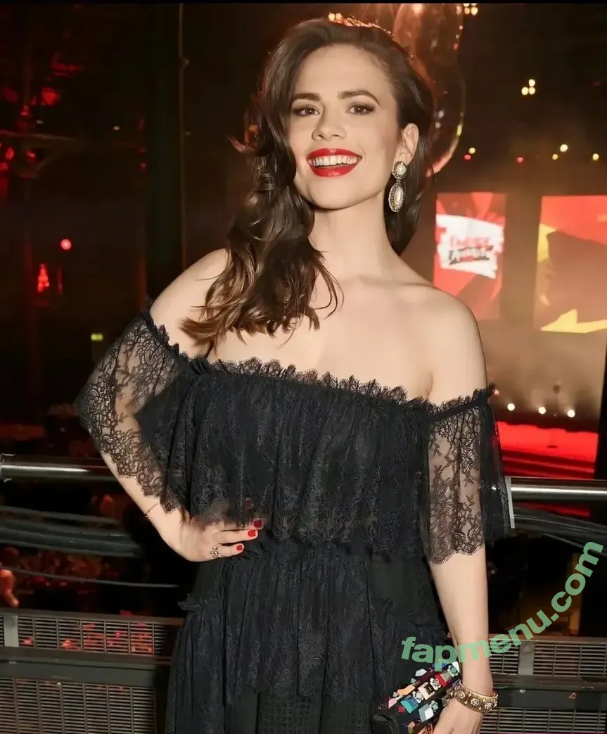 Hayley Atwell nude photo #1119 (hayley_atwell / wellhayley)