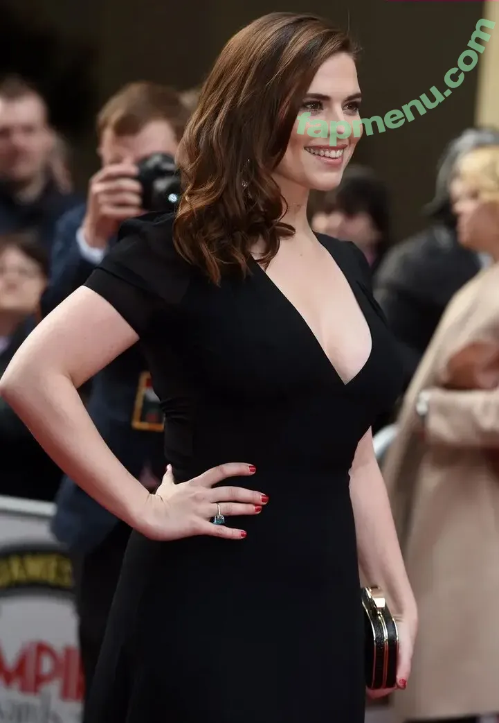 Hayley Atwell nude photo #1141 (hayley_atwell / wellhayley)