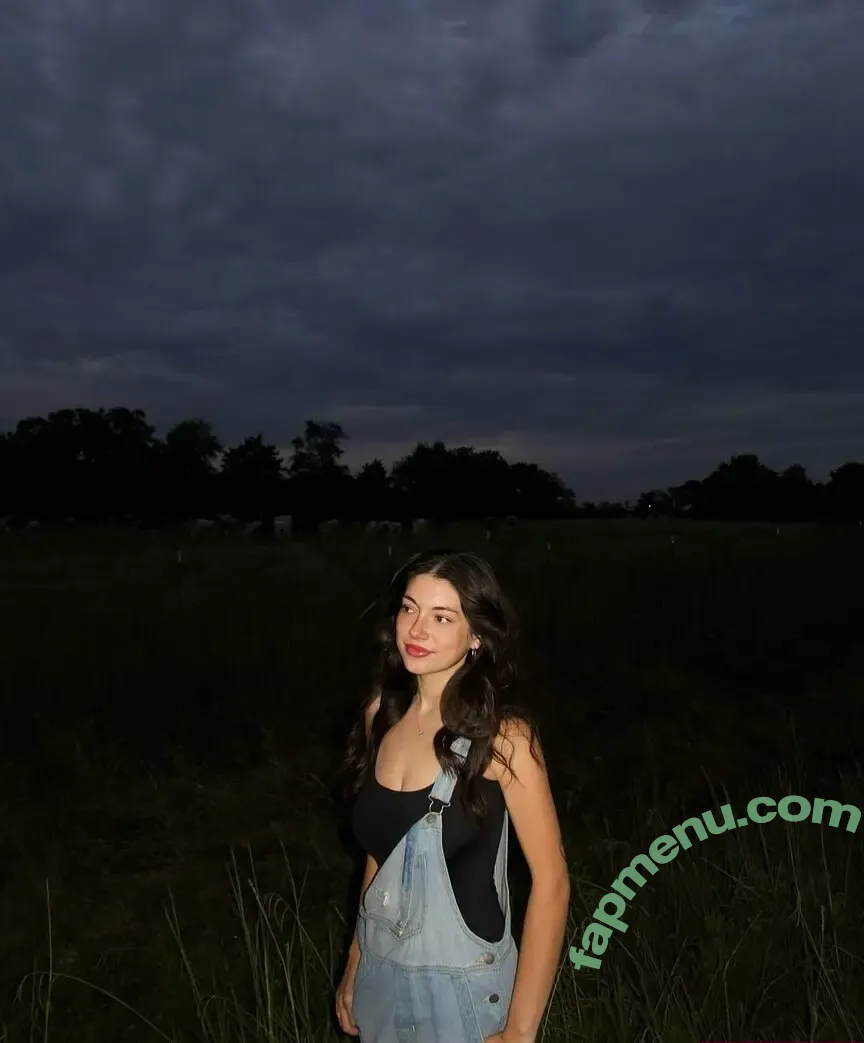 Hayley Benson nude photo #0024 (hayleyybenson)