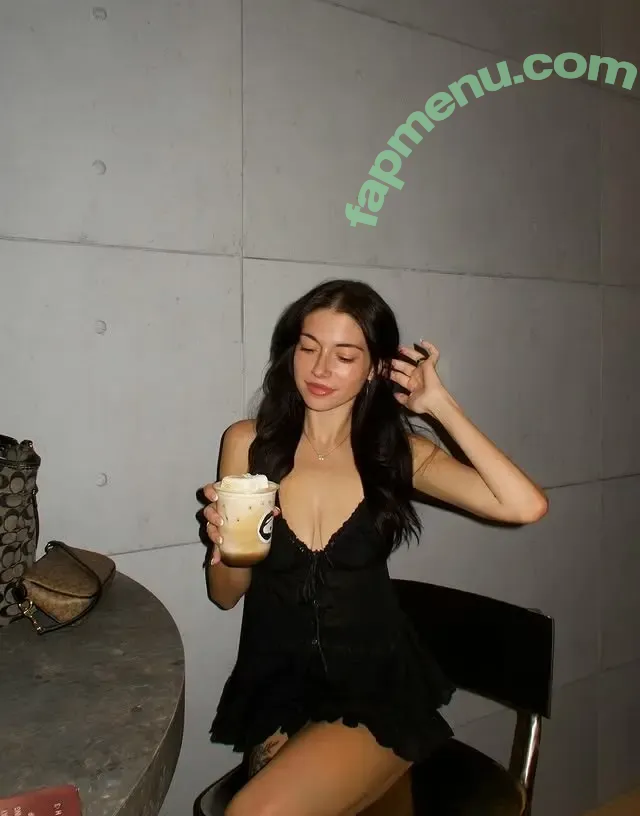 Hayley Benson nude photo #0094 (hayleyybenson)