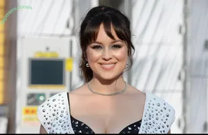 Hayley Orrantia / hayleyorrantia nude photo #0092