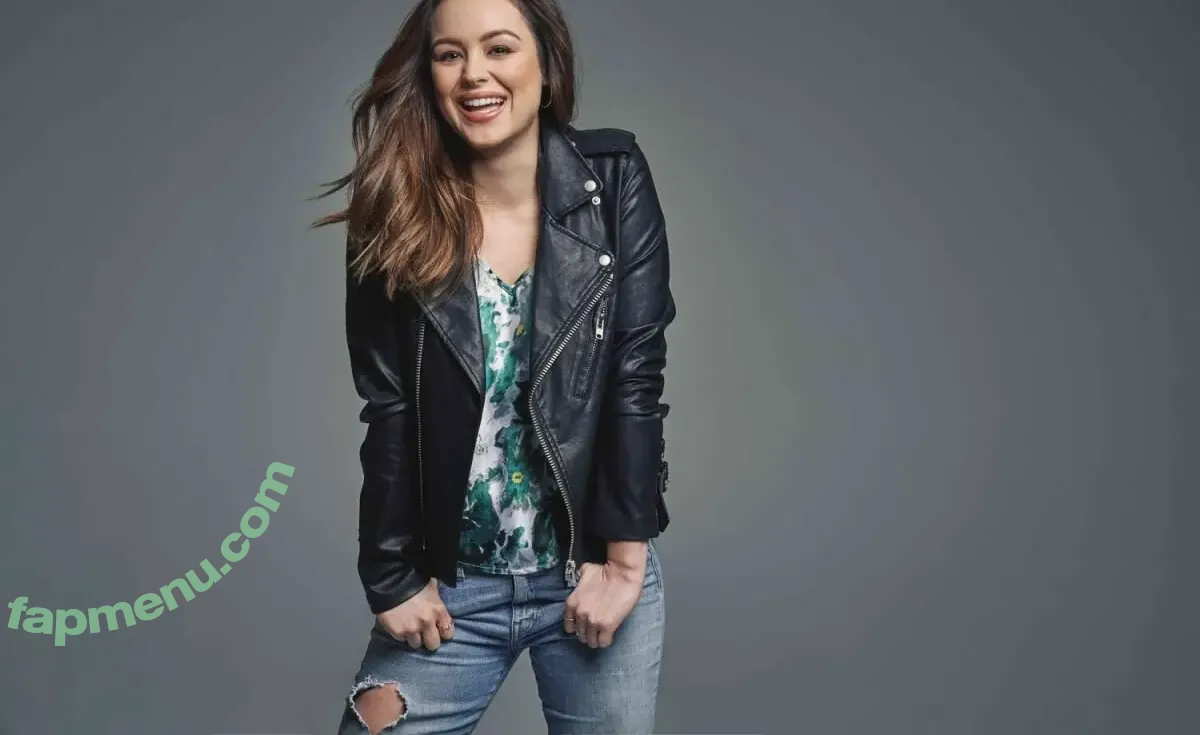 Hayley Orrantia nude photo #0108 (hayleyorrantia)