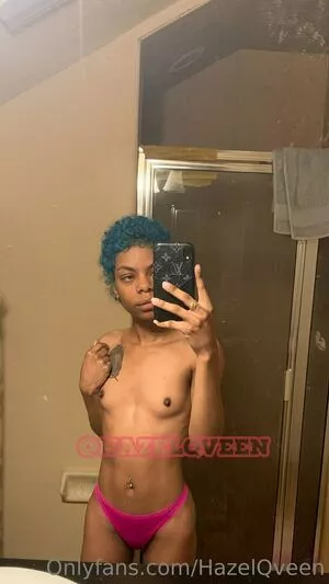 hazelqveen / qveen.tomkia nude photo #0065