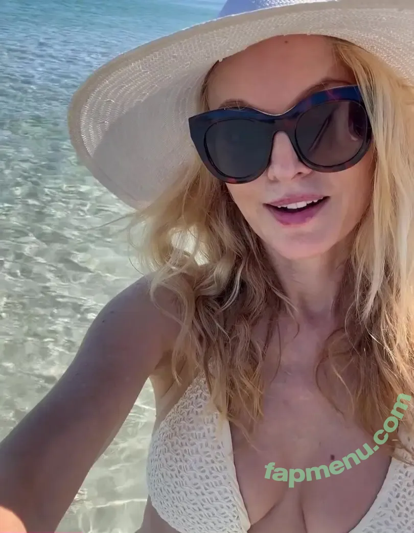 Heather Graham nude photo #0088 (imheathergraham / jessicag8081)