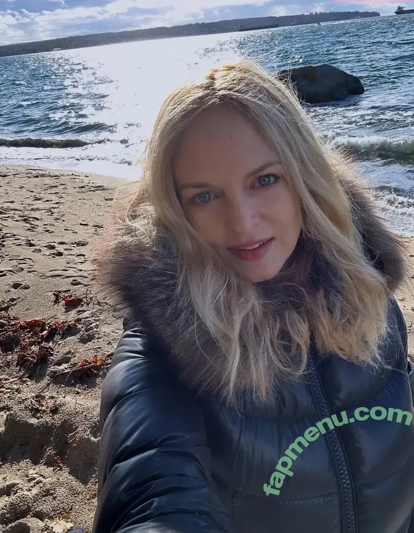 Heather Graham nude photo #0113 (imheathergraham / jessicag8081)