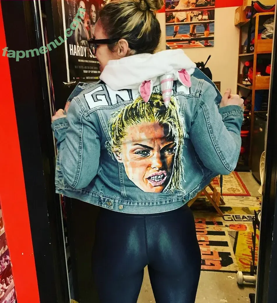 Heather Hardy nude photo #0204 (American Boxer / heathertheheat)