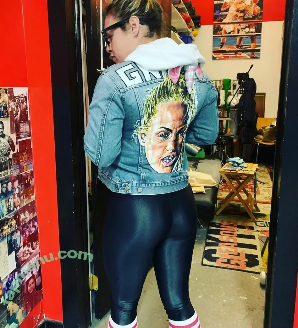 Heather Hardy nude photo #0206 (American Boxer / heathertheheat)