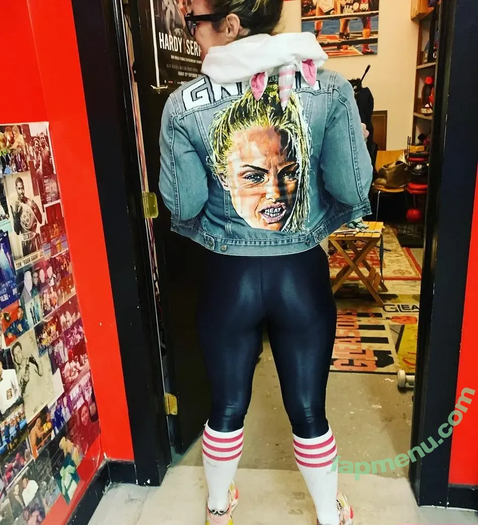 Heather Hardy nude photo #0208 (American Boxer / heathertheheat)