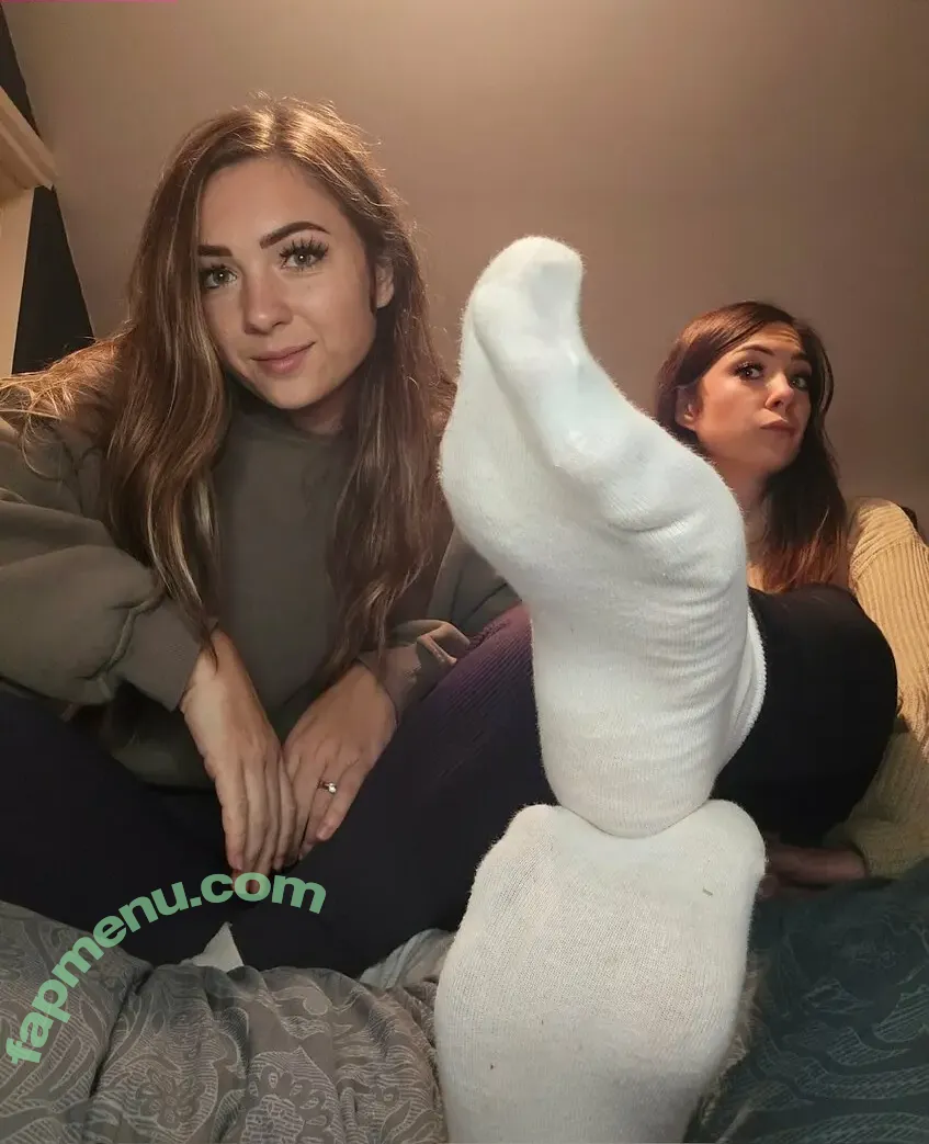 Heaven & Hellie nude photo #0012 (TemptationTwins / divinetwinhellie)