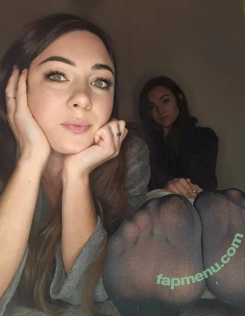 Heaven & Hellie nude photo #0016 (TemptationTwins / divinetwinhellie)