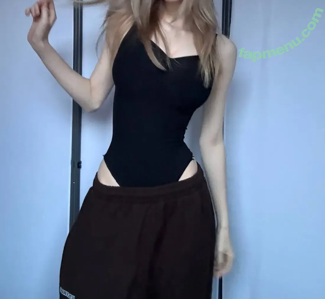 hefxtom nude photo #0184 (hefxtom)