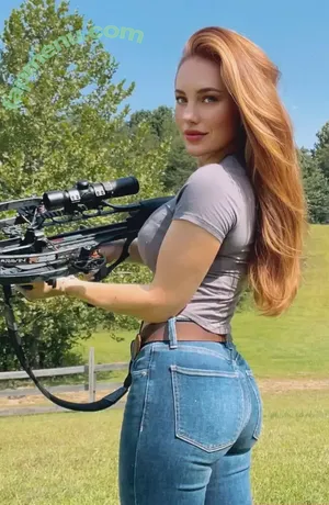 Heidi Hoback / lilredheidihood nude photo #0060