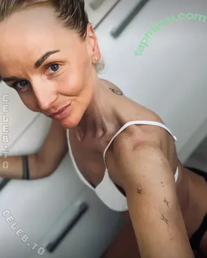 helen.de / helen.mifl / helen_milfa nude photo #0123