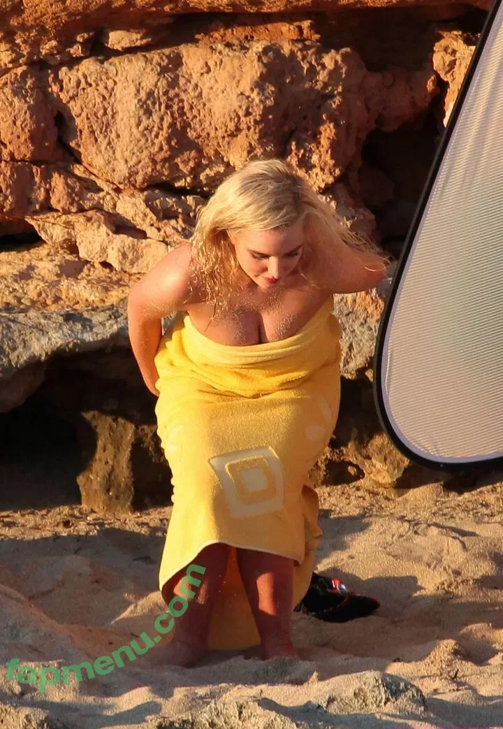 Helen Flanagan nude photo #0986 (helen_flanagan / hjgflanagan)