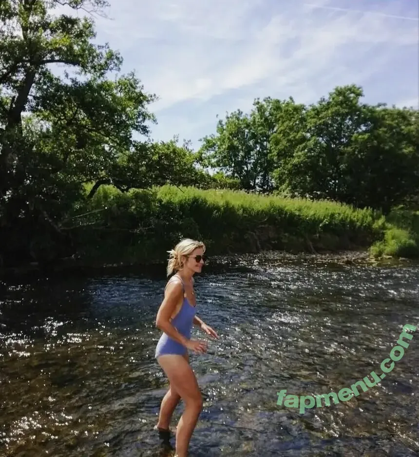 Helen Skelton nude photo #0117 (helenskelton)