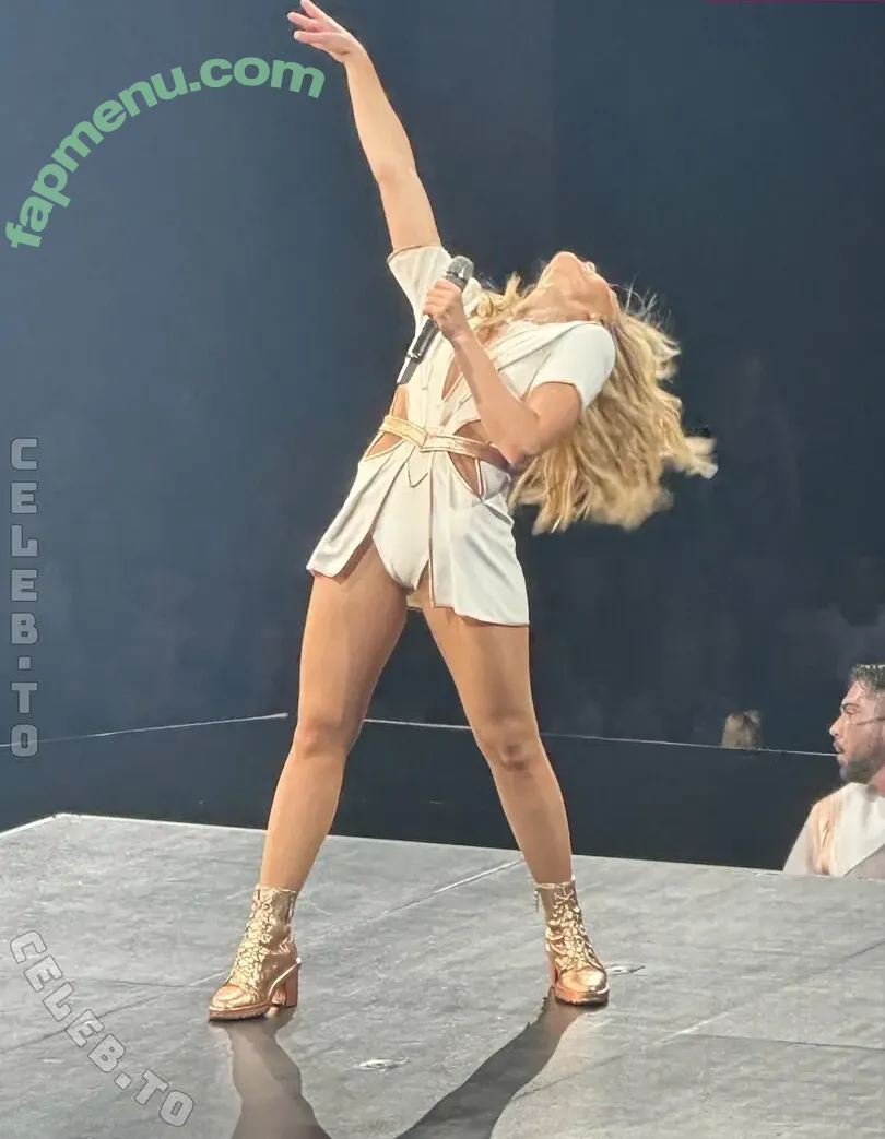 Helene Fischer nude photo #0652 (helenefischer)