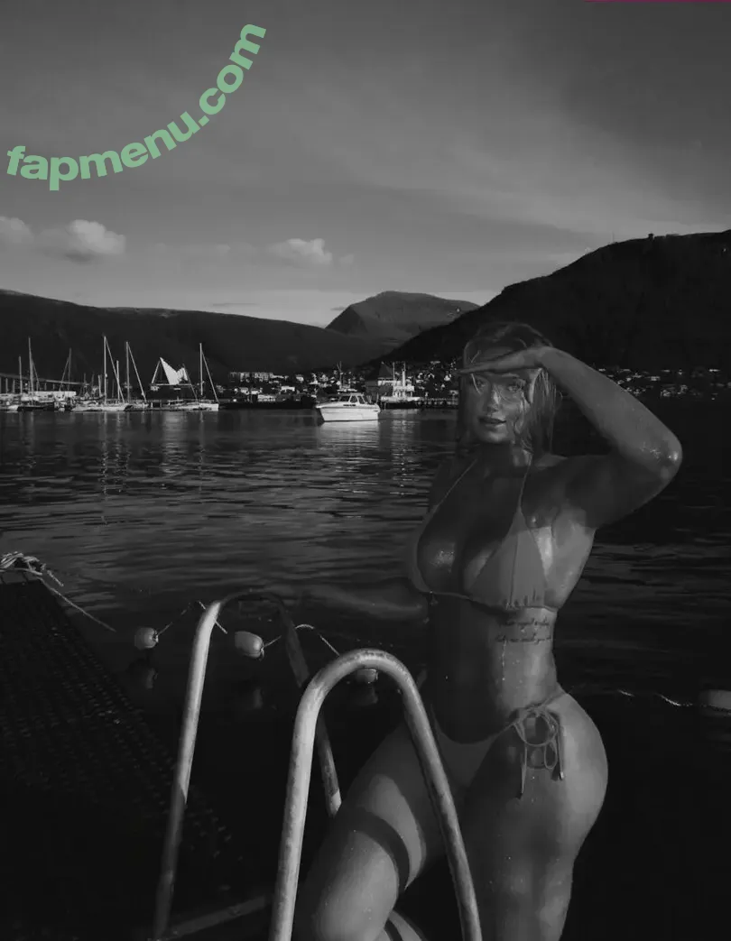 heleneelises/ Helene Elise Strom/ helenees nude photo #0028 (heleneelises)