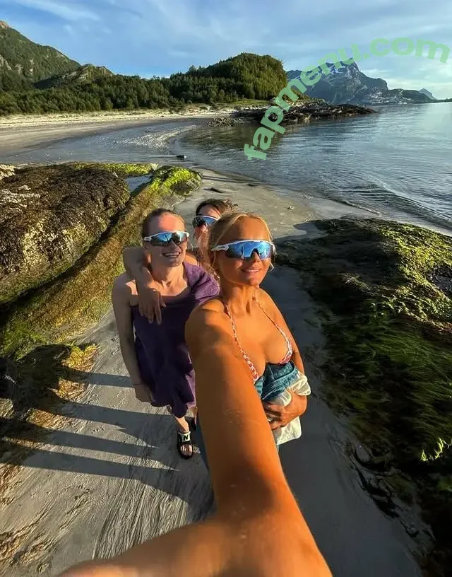 heleneelises nude photo #0034 (Helene Elise Strom / helenees)