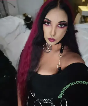 Hellhemma nude photo #0033