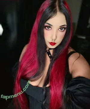 Hellhemma nude photo #0034