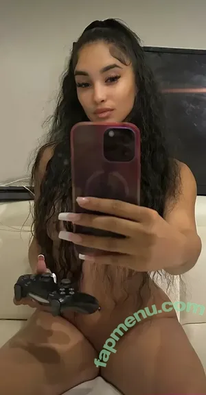 Hellkkat nude photo #0018