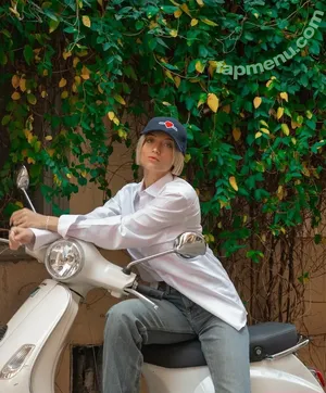 Hello__iris nude photo #0126