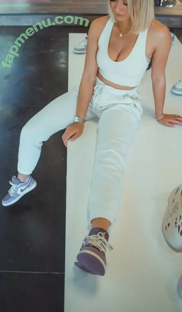 Hello__iris nude photo #0144 (Hello__iris)