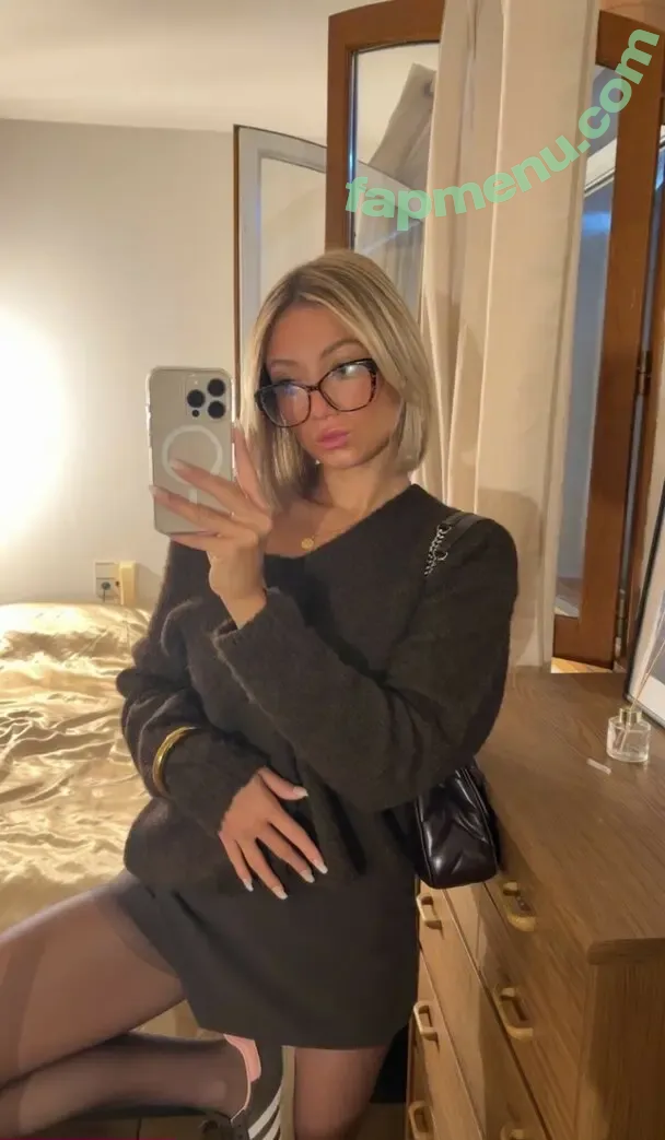 Hello__iris nude photo #0268 (Hello__iris)