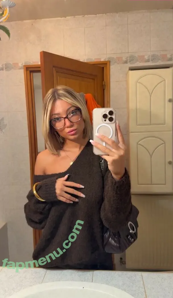 Hello__iris nude photo #0269 (Hello__iris)