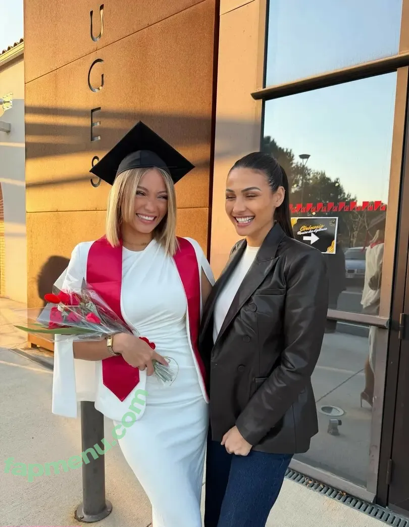 Hello__iris nude photo #0357 (Hello__iris)