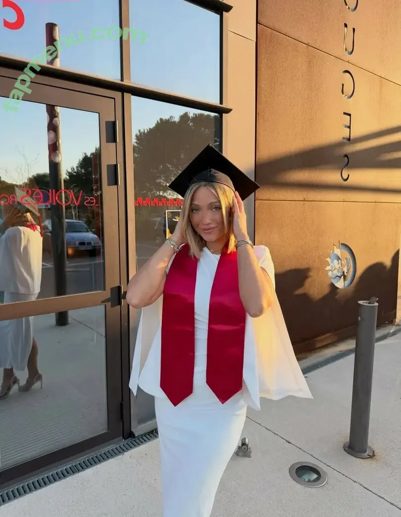 Hello__iris nude photo #0372 (Hello__iris)