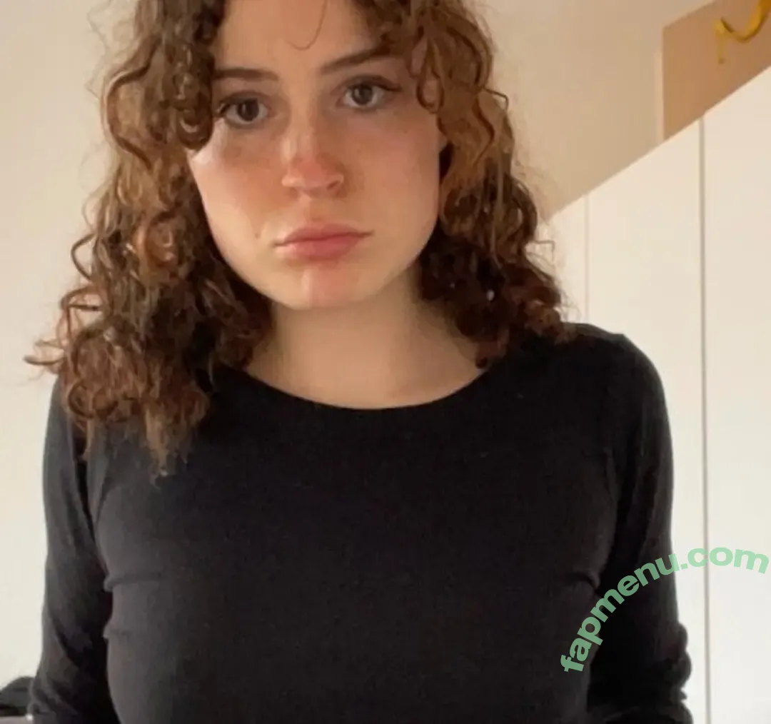 hellokittysara nude photo #0029 (hellokittysara)