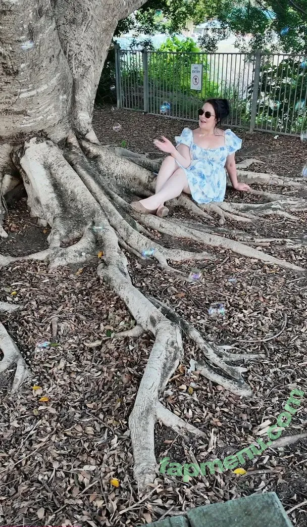 hellomissvixen89 nude photo #0030 (hellomissvixen89)