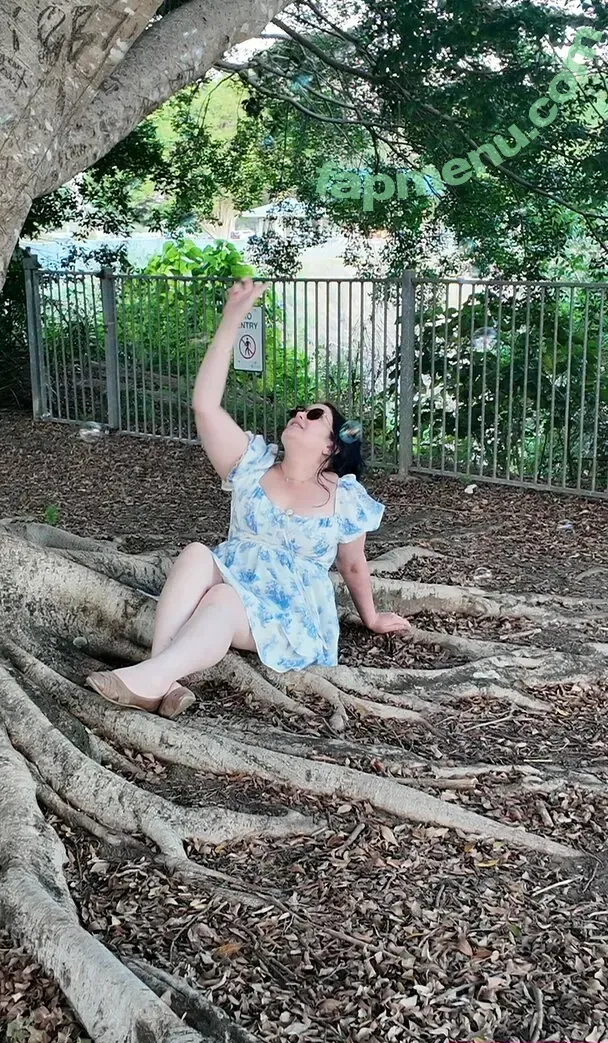 hellomissvixen89 nude photo #0033 (hellomissvixen89)