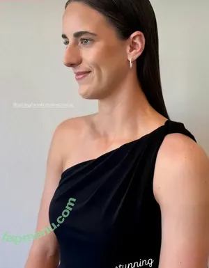 heluvstikax / caitlinclark22 nude photo #0319