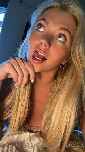 hempresskc / Kaya corbridge / kayacorbridge / kelizabethc nude photo #1795