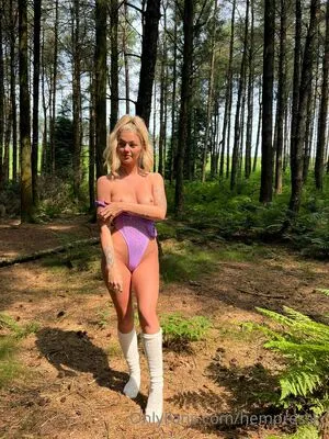 hempresskc / Kaya corbridge / kayacorbridge / kelizabethc nude photo #1798