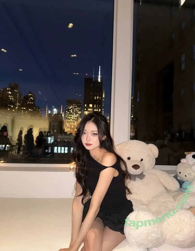 Hena Yang nude photo #0119 (hena.yng)