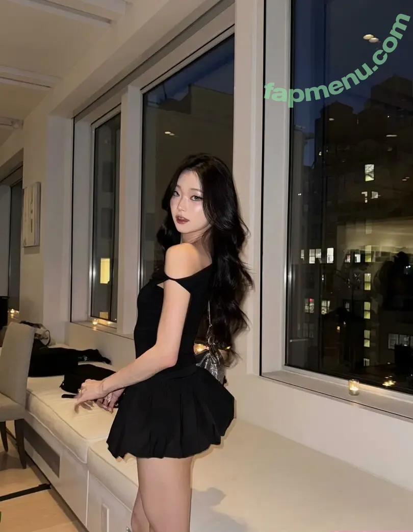 Hena Yang nude photo #0127 (hena.yng)