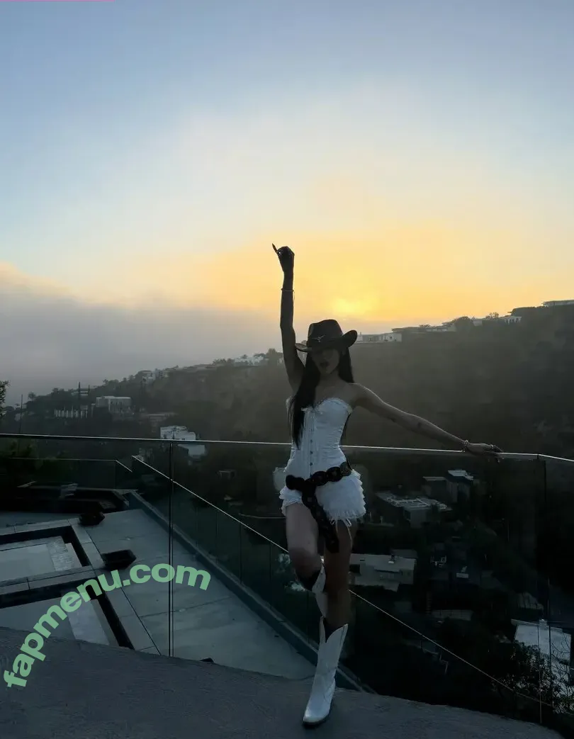 Hena Yang nude photo #0153 (hena.yng)