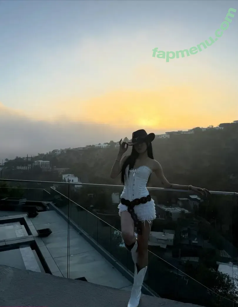 Hena Yang nude photo #0155 (hena.yng)