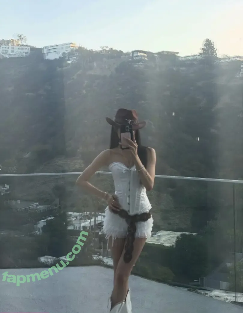 Hena Yang nude photo #0158 (hena.yng)