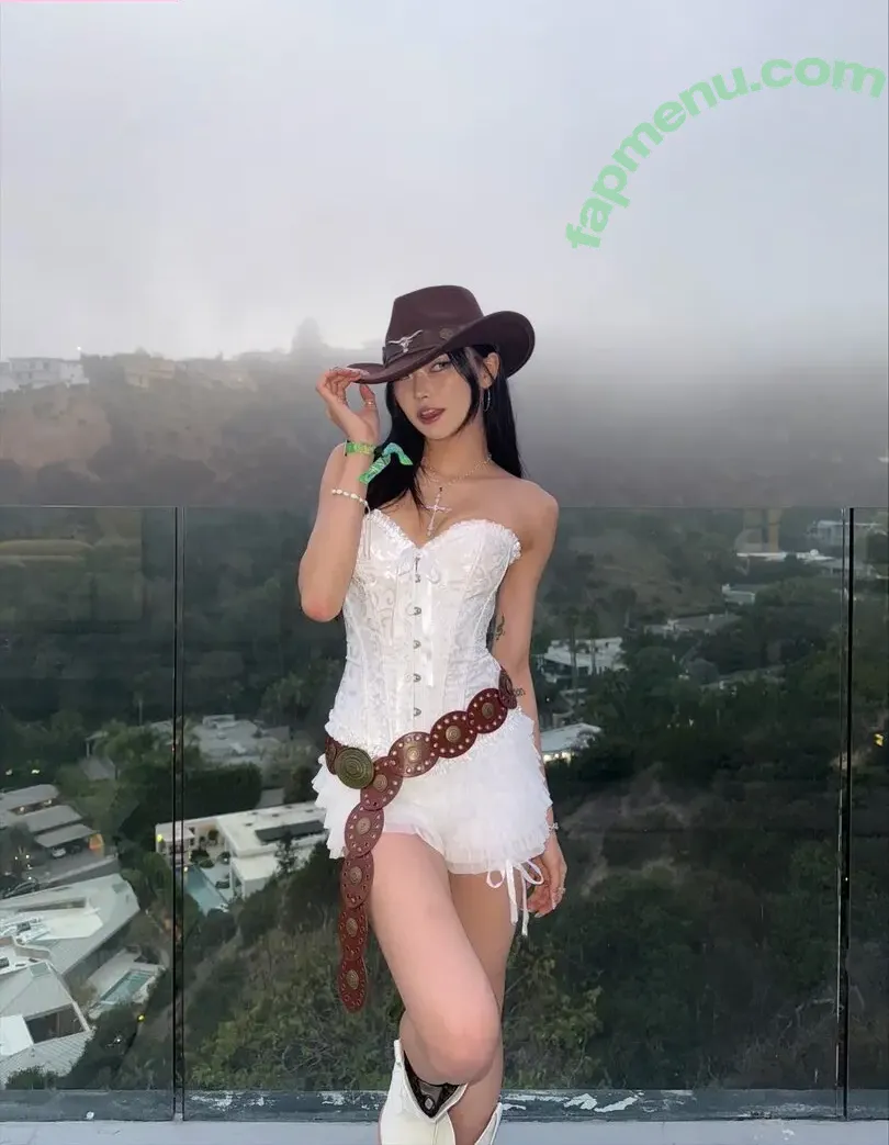 Hena Yang nude photo #0163 (hena.yng)